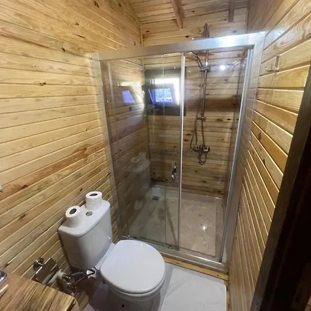 Vrasna 1 Hotel *